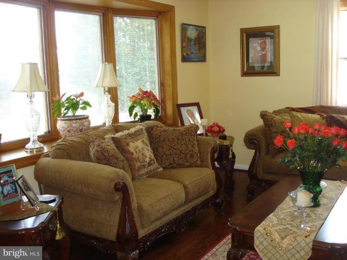 1208 Dulaney Valley Road Towson, MD 21286 - Photo 2 of 11 Living Room