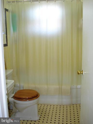 1208 Dulaney Valley Road Towson, MD 21286 - Photo 7 of 11 Bath #1