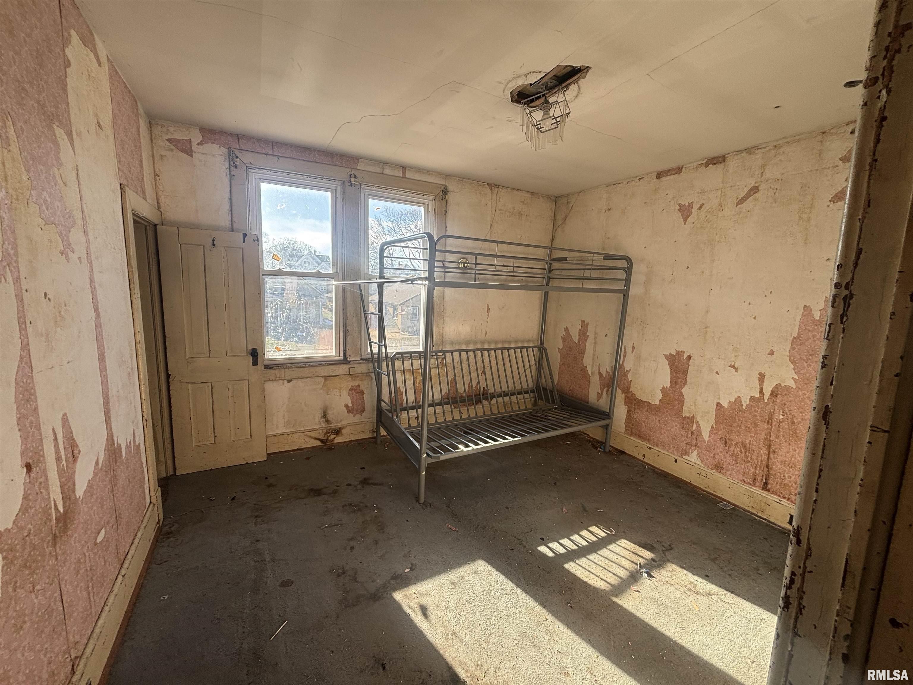 717 Hillyer Street Pekin, IL 61554 - Photo 5 of 6