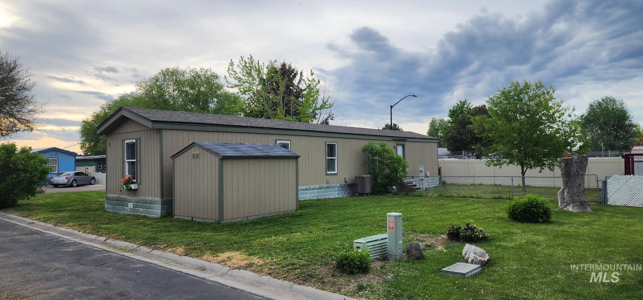 5016 East Ustick Road, Unit 1 Caldwell, ID 83605 - Photo 3 of 26