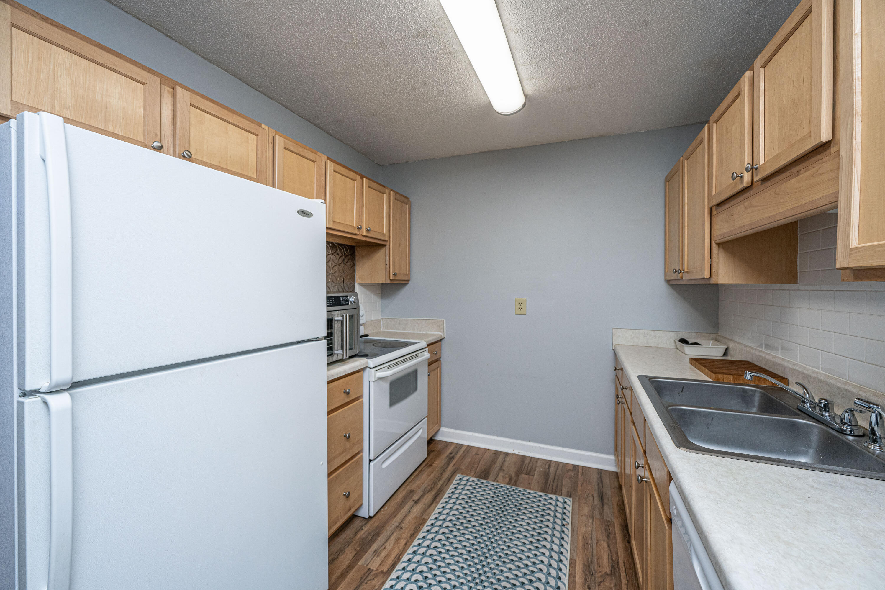 21 Rivers Point Row, Unit 17B Charleston, SC 29412 - Photo 12 of 40 Kitchen2