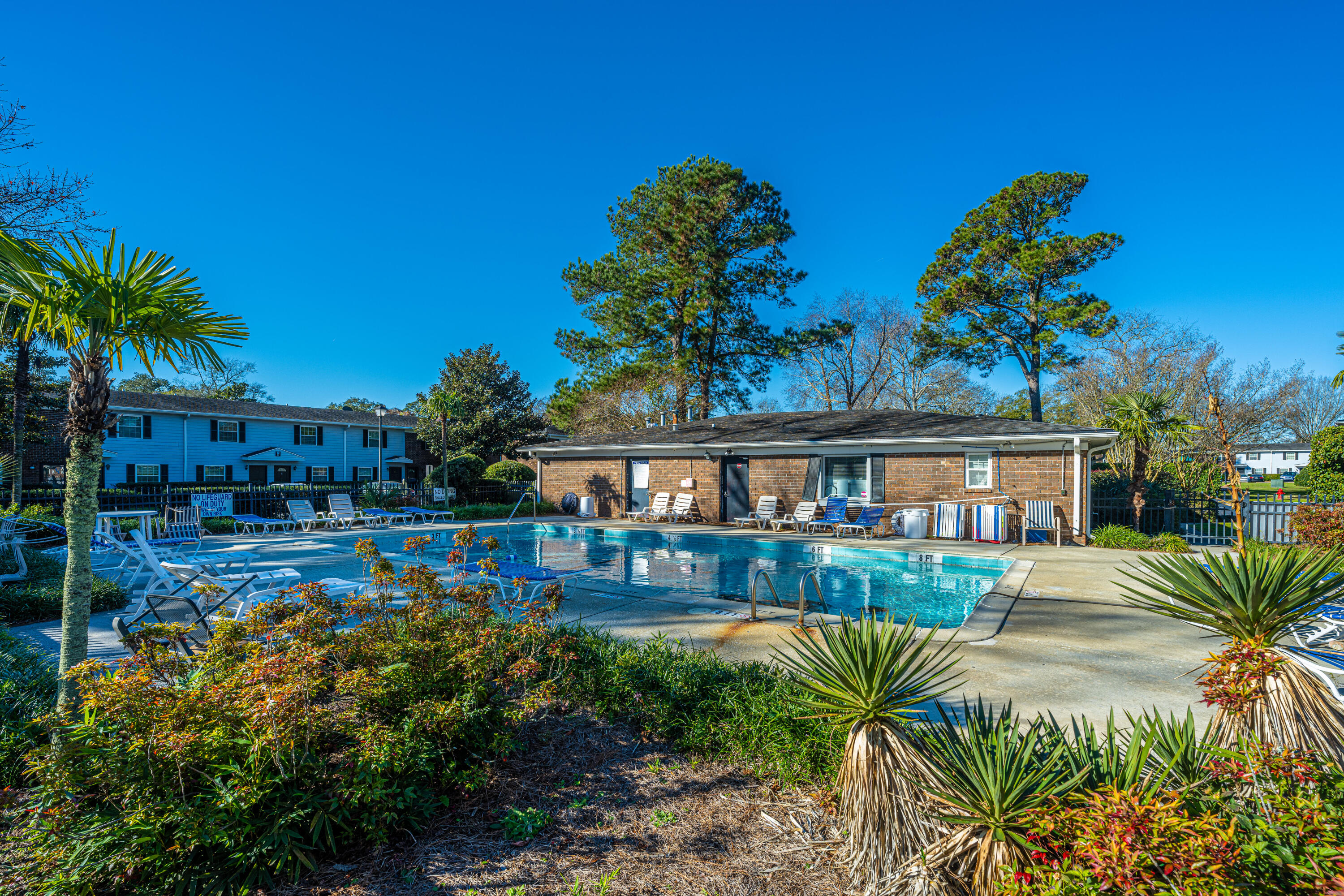 21 Rivers Point Row, Unit 17B Charleston, SC 29412 - Photo 28 of 40 Pool