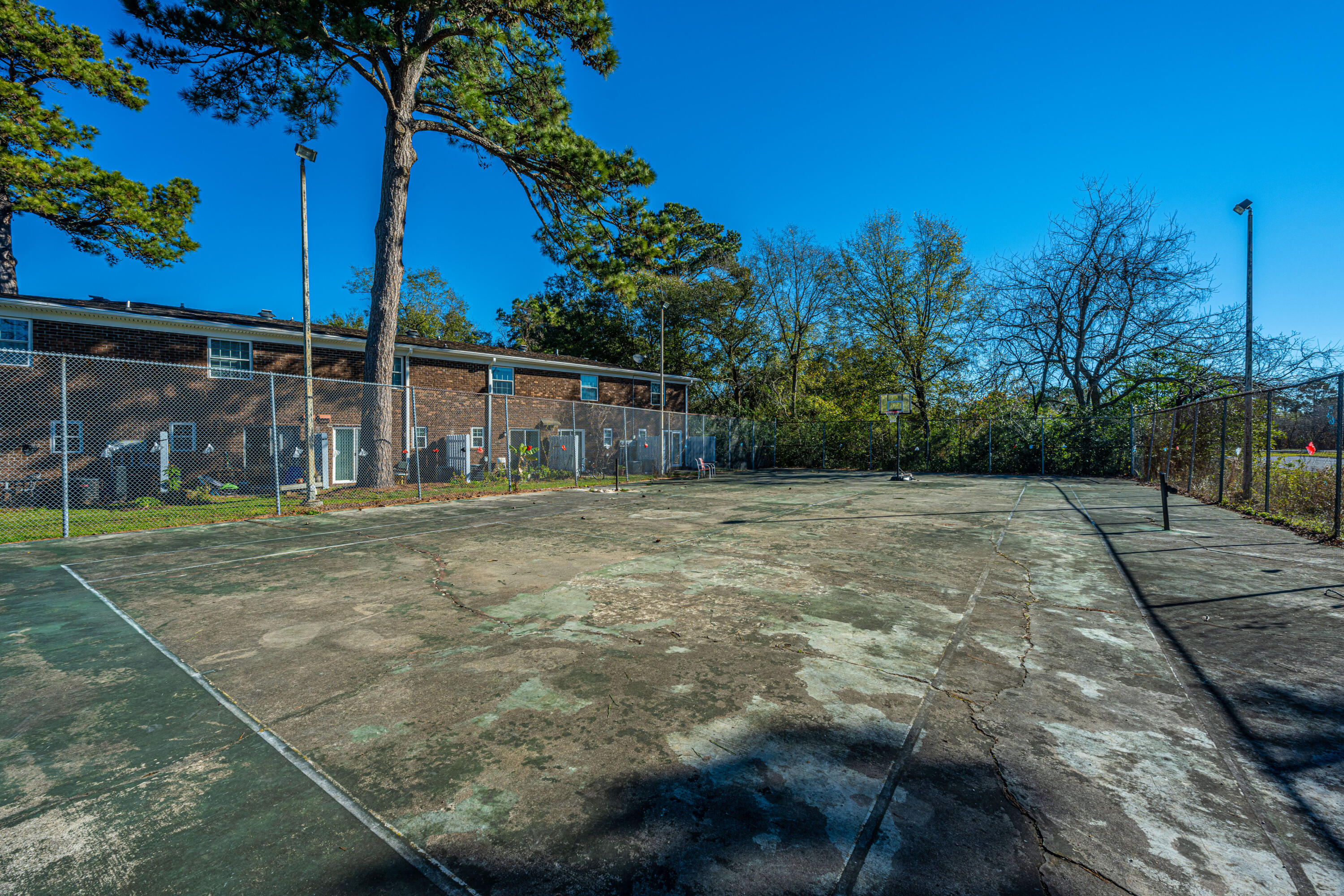 21 Rivers Point Row, Unit 17B Charleston, SC 29412 - Photo 30 of 40 Tennis Court