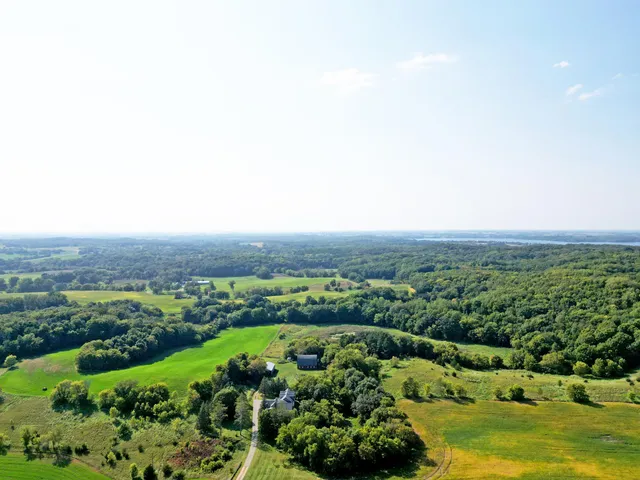 $999,999 | 3665 Pleason Avenue Northwest, Annandale, MN 55302