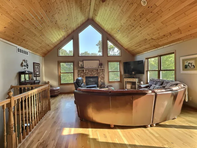 $999,999 | 3665 Pleason Avenue Northwest, Annandale, MN 55302