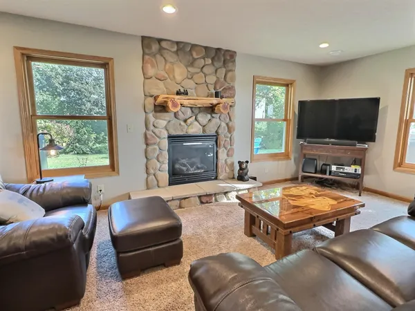 $999,000 | 3665 Pleason Avenue Northwest, Annandale, MN 55302