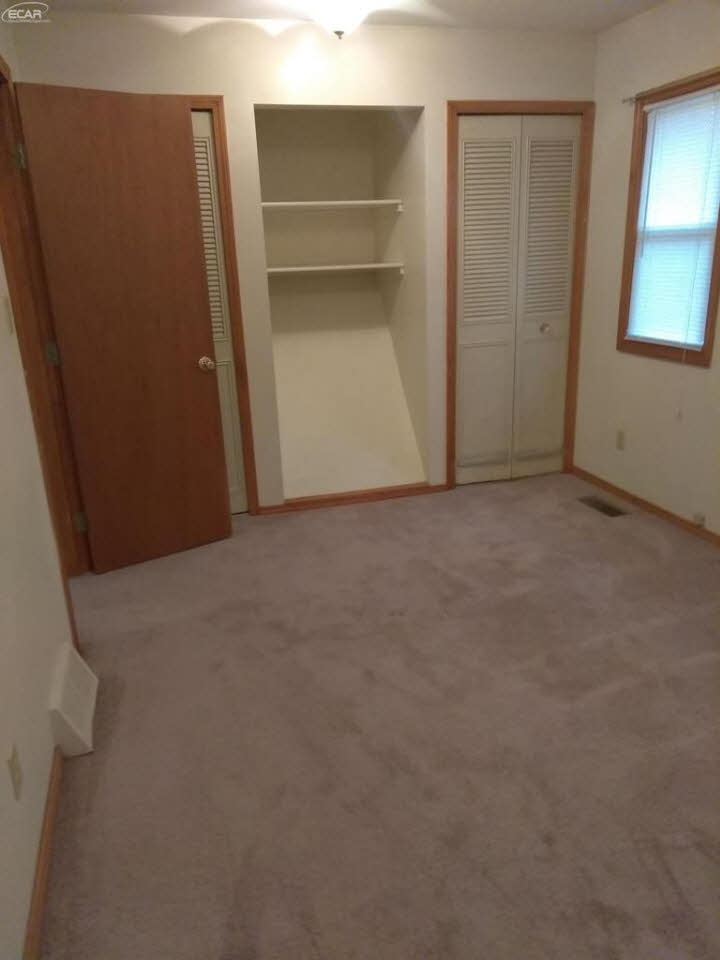 3039 North Genesee Road Flint, MI 48506 - Photo 8 of 11 21265211-7.JPG