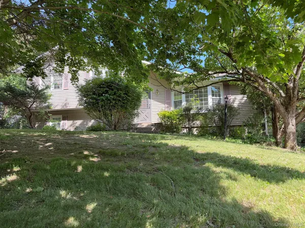 $399,000 | 4 Lorelei Drive, Middletown, NY 10940