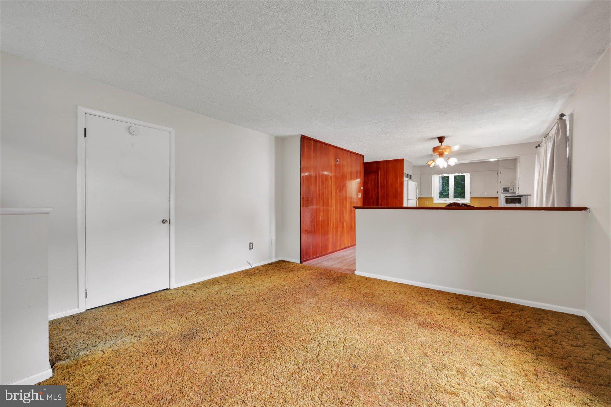 685 Smokestown Road Denver, PA 17517 - Photo 7 of 28 Living Room