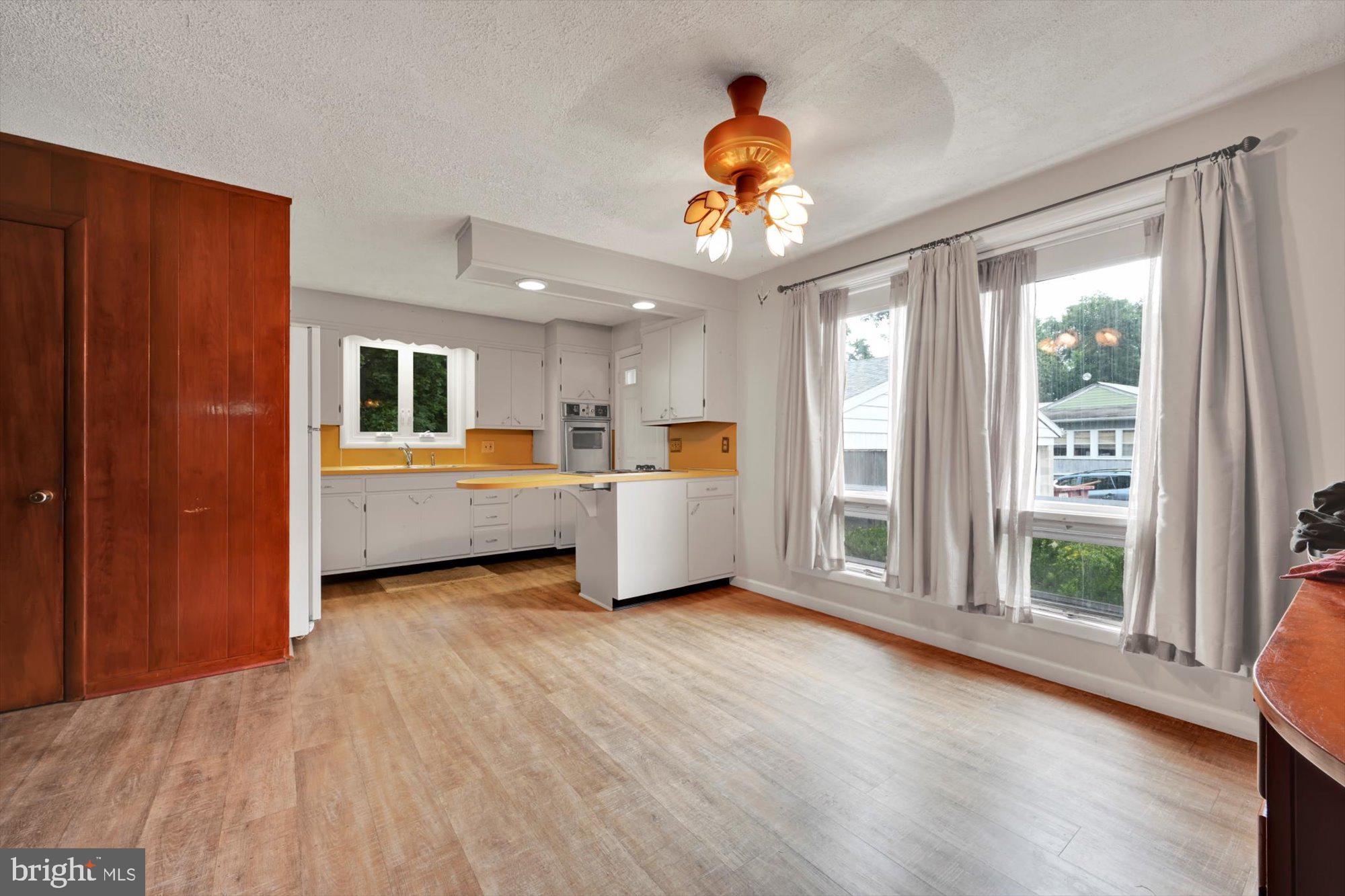 685 Smokestown Road Denver, PA 17517 - Photo 8 of 28 Dining Area