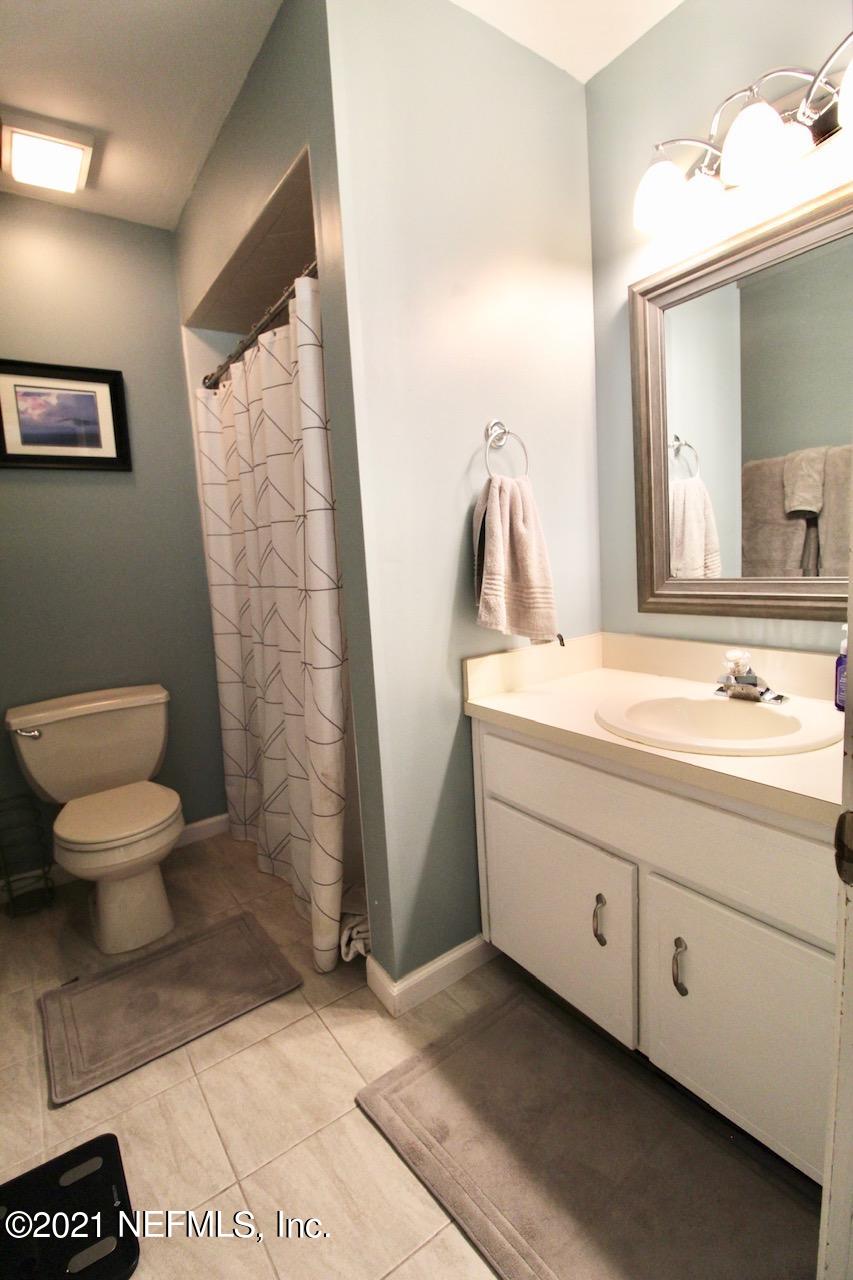 10654 Coleman Road Jacksonville, FL 32257 - Photo 8 of 13 Owners Bathroom