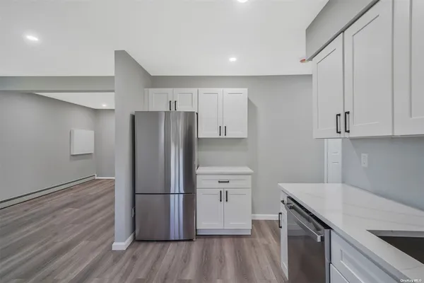 $3,200 | 803 Deer Park Road, Dix Hills, NY 11746