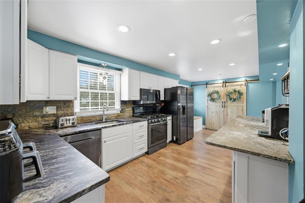 2928 Kings Mill Road Bethel Park, PA 15102 - Photo 14 of 40