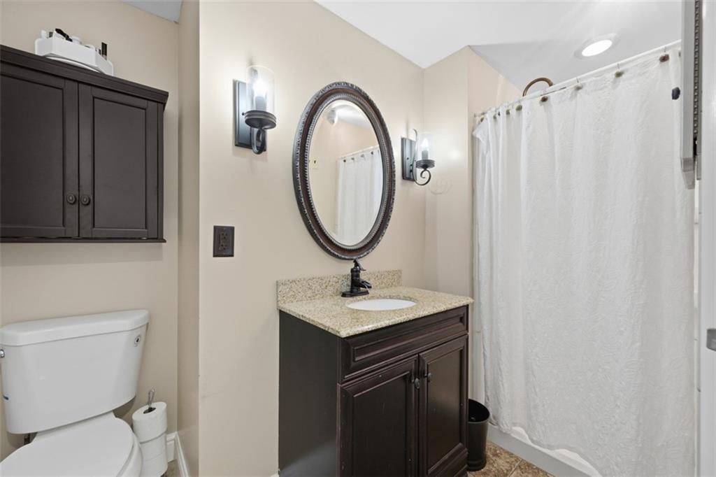 2928 Kings Mill Road Bethel Park, PA 15102 - Photo 23 of 40 Primary Full Bath