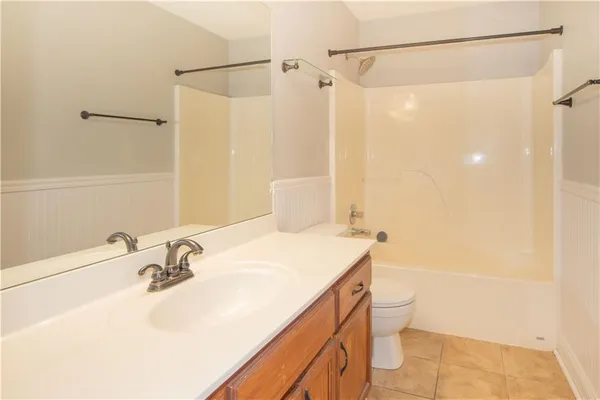 $299,900 | 1004 Fox Run Court, Warrensburg, MO 64093