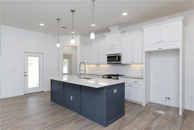 $2,400 | 2545 Lorine Drive, Corpus Christi, TX 78418