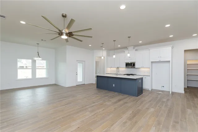 $2,400 | 2545 Lorine Drive, Corpus Christi, TX 78418