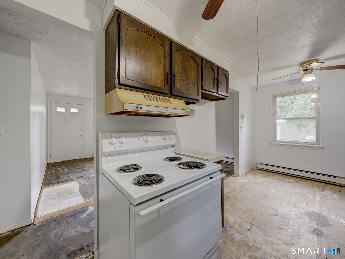 37 Spring View Lane Windham, CT 06226 - Photo 16 of 32