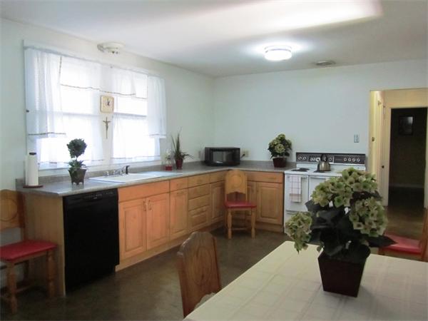 8 Blossomcrest Road Lexington, MA 02421 - Photo 4 of 15 Gallery Image 4