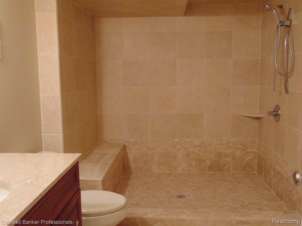 21237 Parklane Road Farmington Hills, MI 48335 - Photo 34 of 56