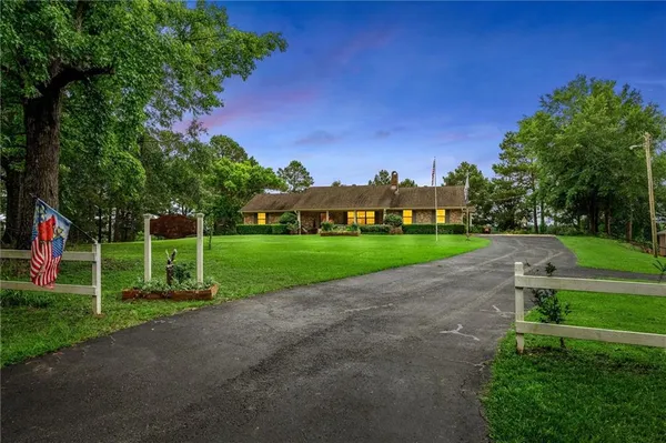 $699,900 | 236 Charlie Cannon Road, Coushatta, LA 71019