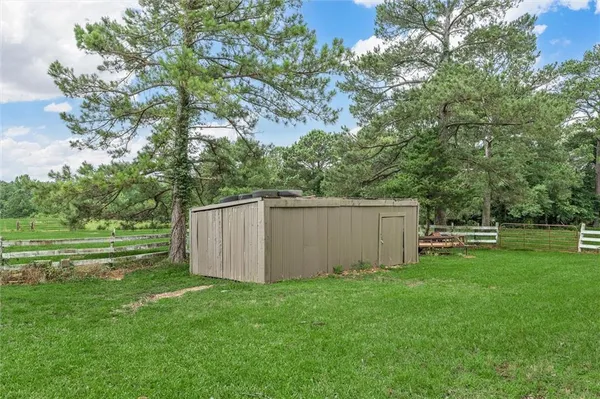 $699,900 | 236 Charlie Cannon Road, Coushatta, LA 71019