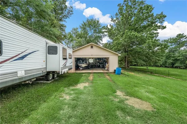 $699,900 | 236 Charlie Cannon Road, Coushatta, LA 71019