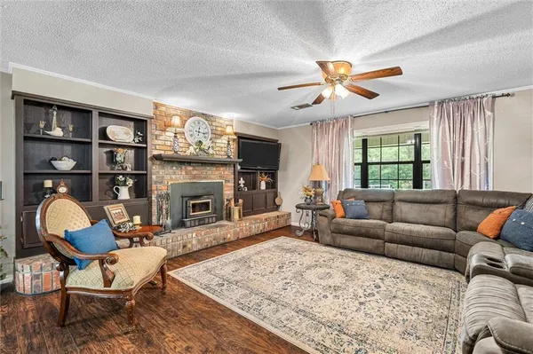 $699,900 | 236 Charlie Cannon Road, Coushatta, LA 71019
