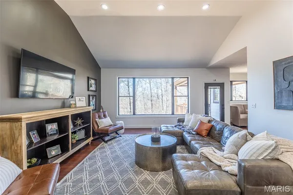 $650,000 | 224 Timber Wy Drive, Poplar Bluff, MO 63901