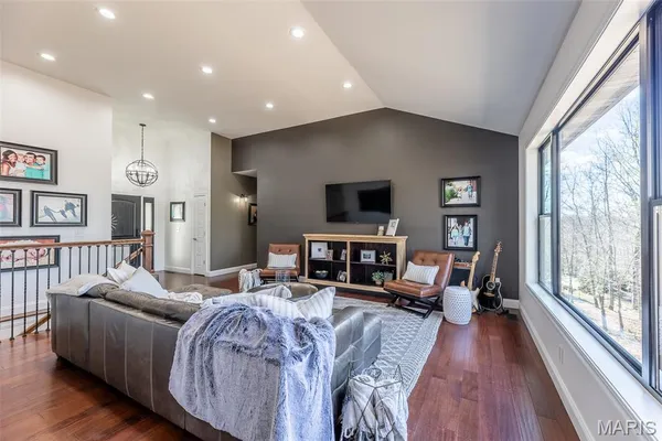 $650,000 | 224 Timber Wy Drive, Poplar Bluff, MO 63901