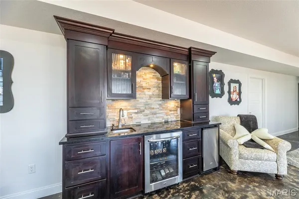 $650,000 | 224 Timber Wy Drive, Poplar Bluff, MO 63901