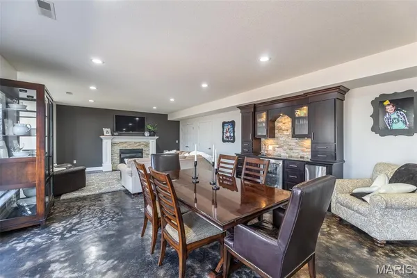 $650,000 | 224 Timber Wy Drive, Poplar Bluff, MO 63901