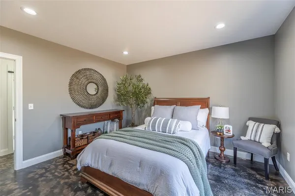 $650,000 | 224 Timber Wy Drive, Poplar Bluff, MO 63901