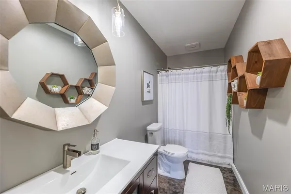 $650,000 | 224 Timber Wy Drive, Poplar Bluff, MO 63901