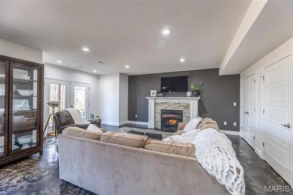 $650,000 | 224 Timber Wy Drive, Poplar Bluff, MO 63901