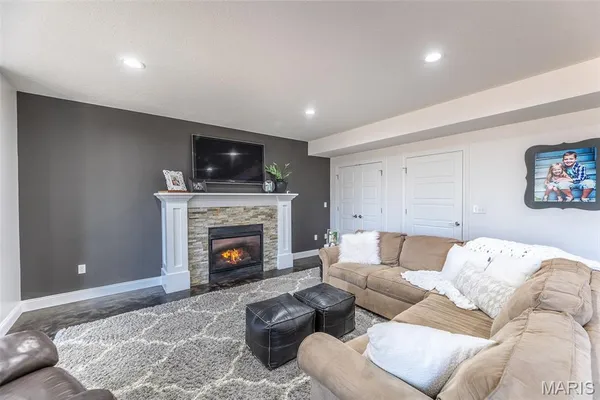 $650,000 | 224 Timber Wy Drive, Poplar Bluff, MO 63901