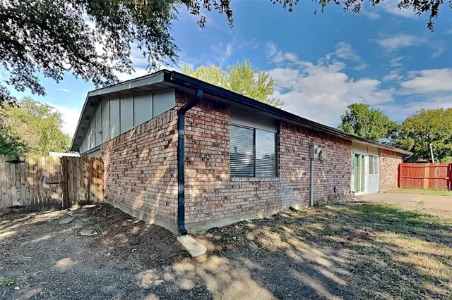 a small barn with a outdoor space
