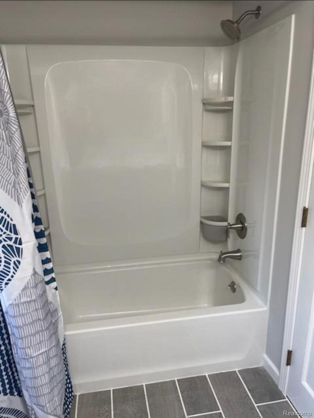 6450 Johnson Road Flushing, MI 48433 - Photo 13 of 16 Gallery Image 13