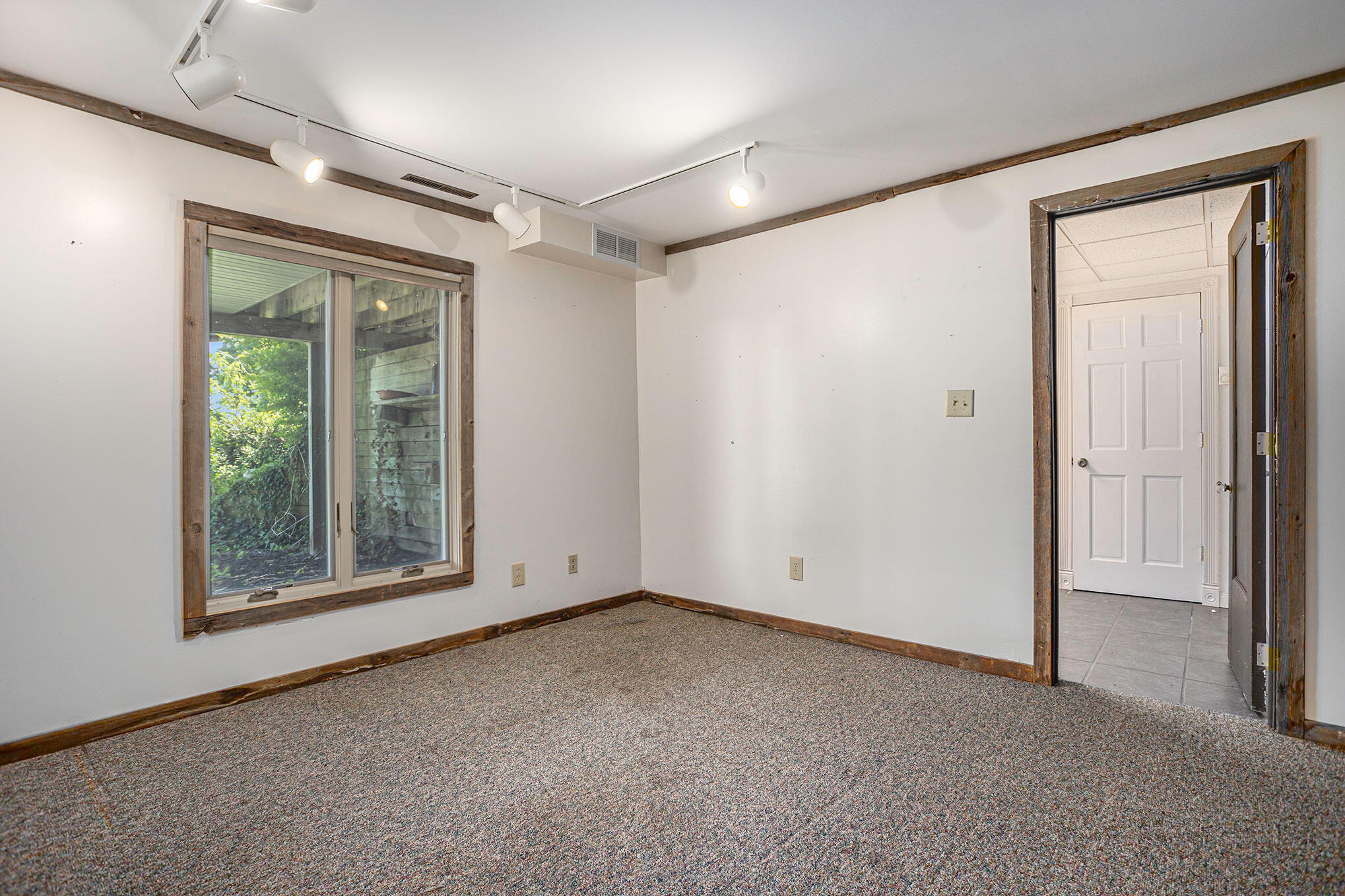 10245 South Banfield Road Dowling, MI 49050 - Photo 18 of 39 10245-Banfield-31