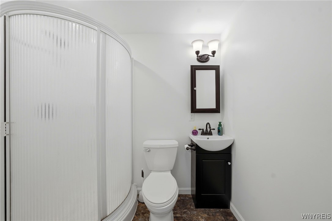 7228 Lower East Hill Road Boston, NY 14033 - Photo 17 of 46 Ensuite bath.