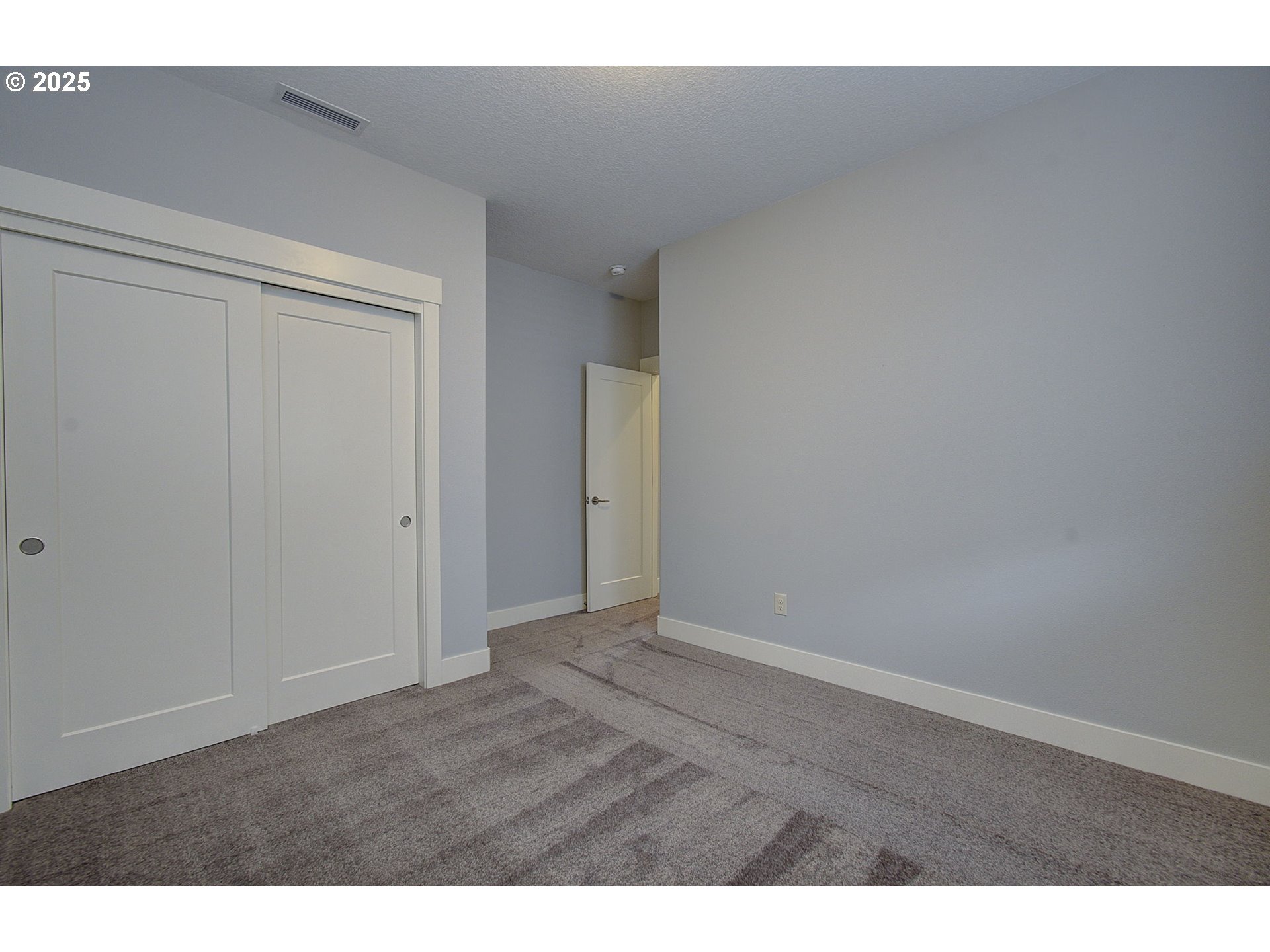 5305 Northeast 134th Street Vancouver, WA 98686 - Photo 19 of 36 a view of an empty room