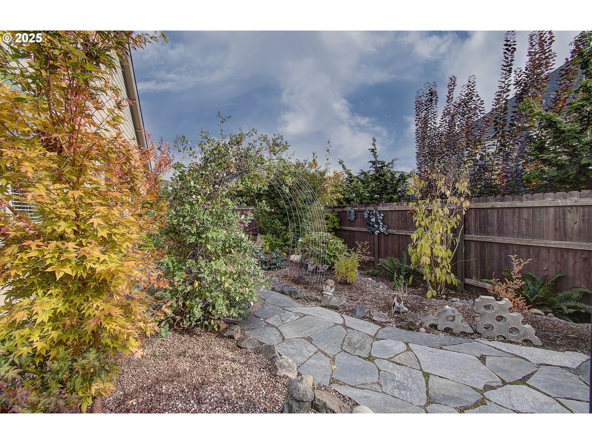 5305 Northeast 134th Street Vancouver, WA 98686 - Photo 30 of 36 a backyard of a house