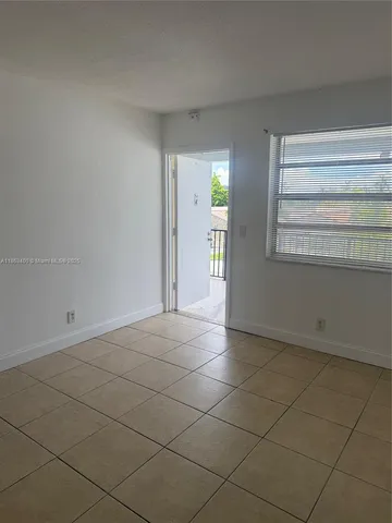 $1,600 | 1100 Northeast 1st Court, Unit 308, Hallandale Beach, FL 33009