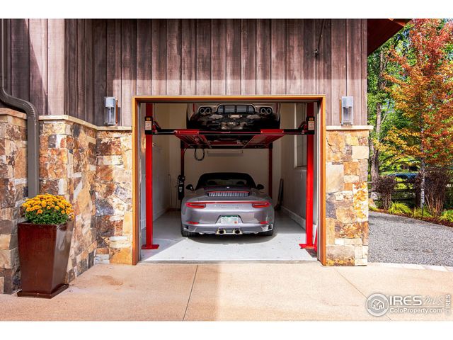 a car parked in front of a building