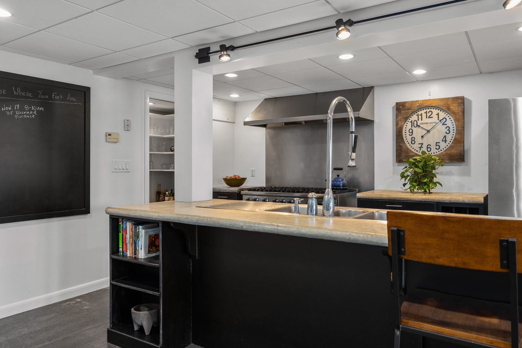 127 Spur Road Dover, NH 03820 - Photo 12 of 40