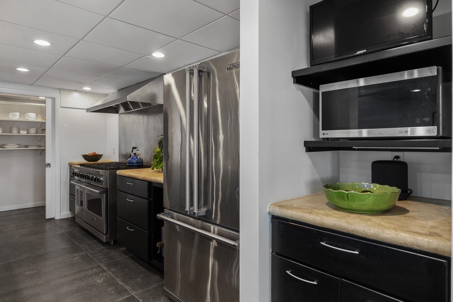 127 Spur Road Dover, NH 03820 - Photo 14 of 40