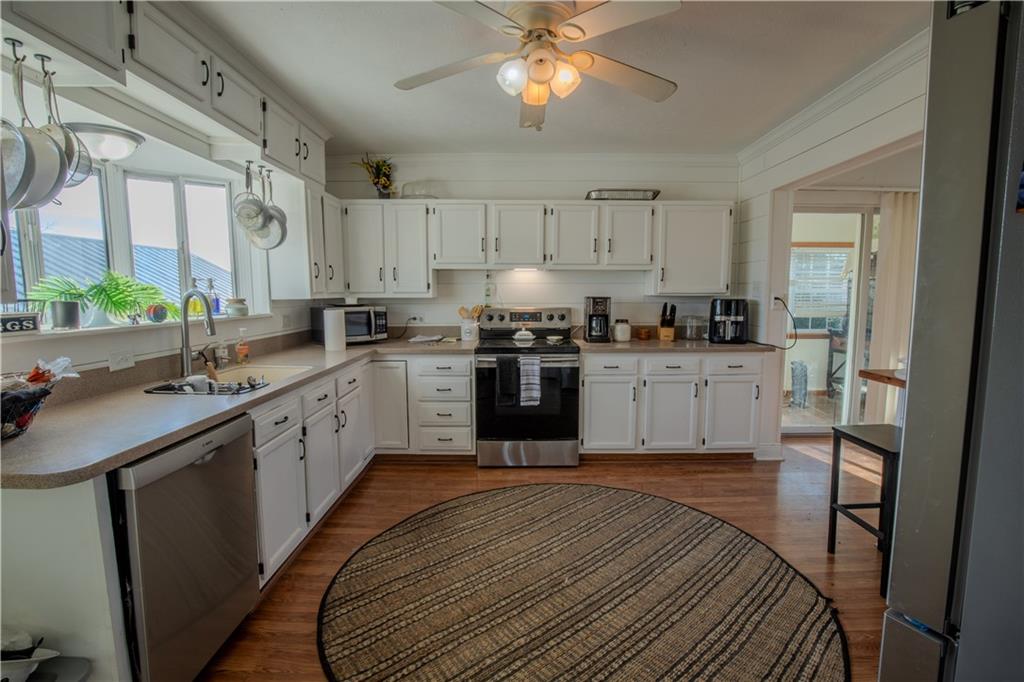 327 North Eighty Eight Road Carmichaels, PA 15320 - Photo 9 of 47