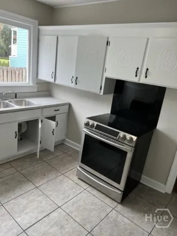 $1,950 | 1502 East 48th Street, Savannah, GA 31404