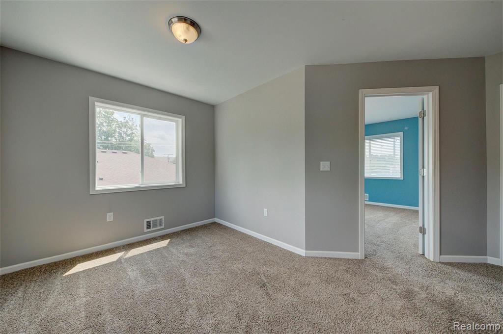 503 East Clinton Street Howell, MI 48843 - Photo 31 of 58