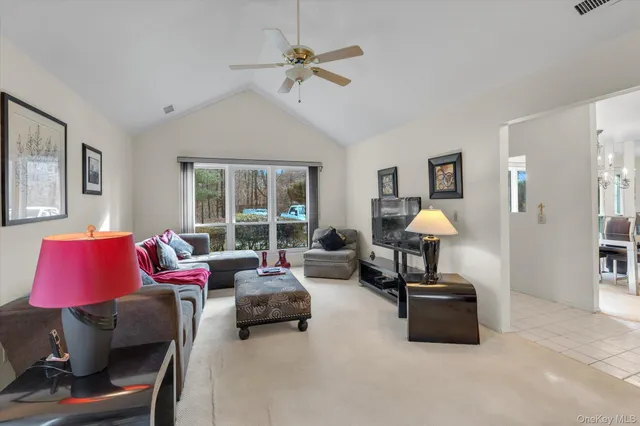 $525,000 | 101 Dari Drive, Holbrook, NY 11741